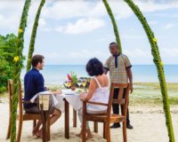 Zanzi resort - večera na pláži